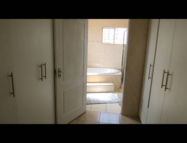 3 BEDROOM FREEHOLD FOR SALE IN KAGISO